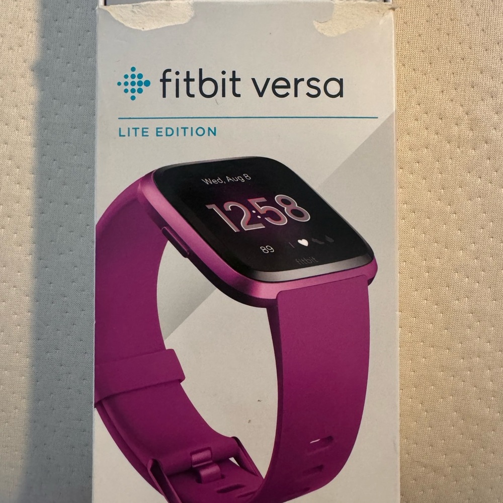 Fitbit Versa Lite Edition Smartwatch - Purple